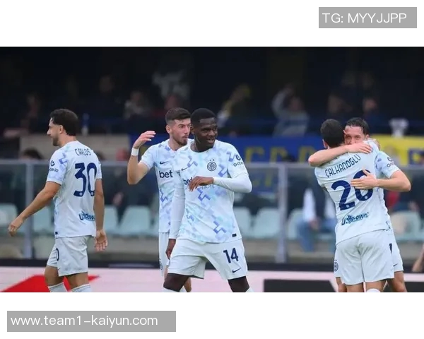 国米因邓弗里斯伤缺至三月初积极寻求冬窗右后卫引援方案